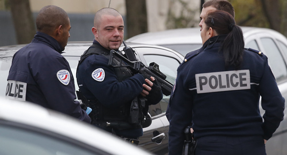 polizioti francesi
