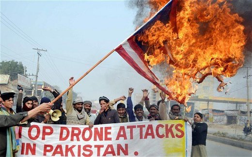 Proteste in Pakistan contro gli attacchi dei droni USA