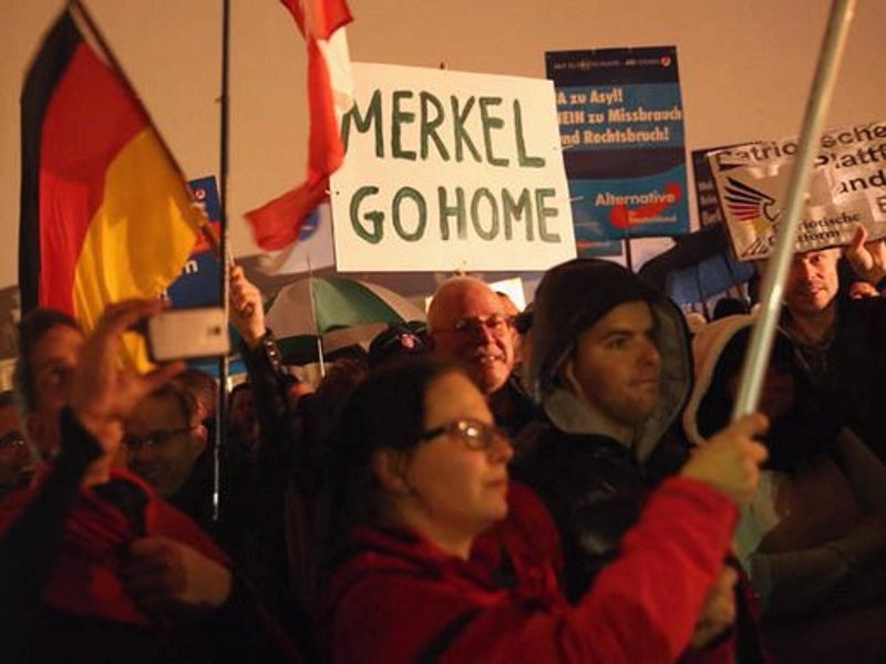 manifestazioni contro merkel
