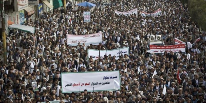 manifestanti yemeniti contro l'arabia saudita
