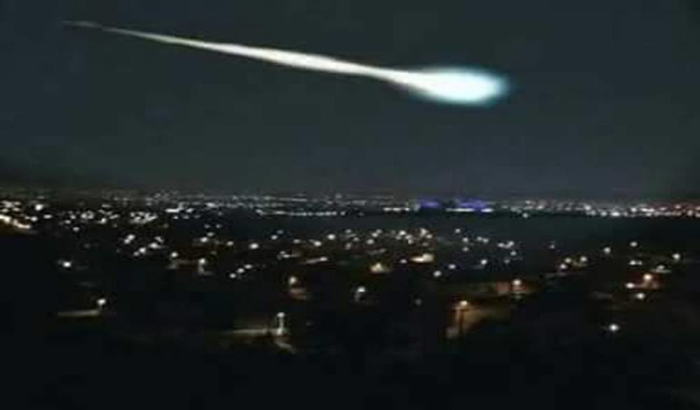 The giant fireball exploded in the sky of Puebla, Mexico in loud sonic boom.