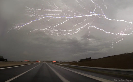Clicare per ingrandire Stormy days