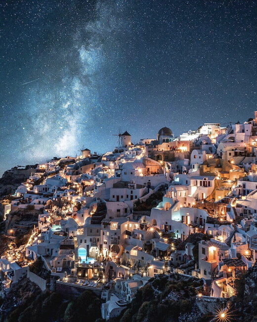 Clicare per ingrandire In a parallel universe (Santorini)